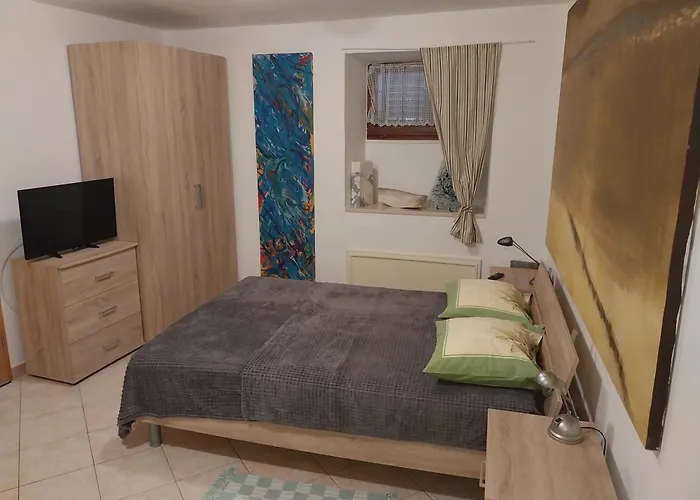 App Metka 招待所 *